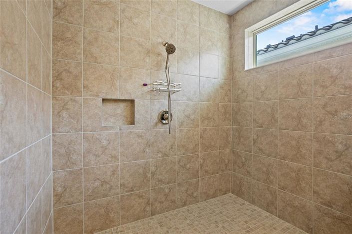 Image No.53-5 Bed House for sale