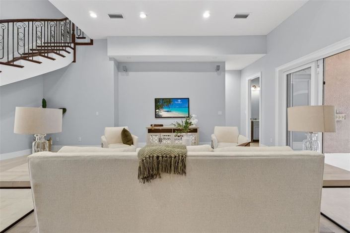 Image No.12-7 Bed House for sale