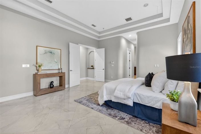 Image No.17-7 Bed House for sale