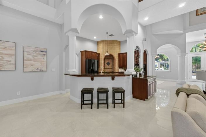 Image No.33-7 Bed House for sale