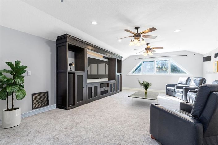 Image No.38-7 Bed House for sale