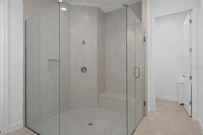 Image No.19-5 Bed House for sale