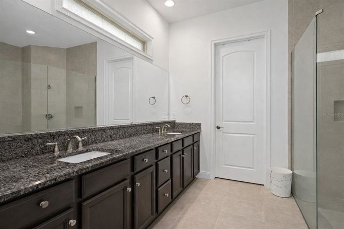 Image No.22-5 Bed House for sale