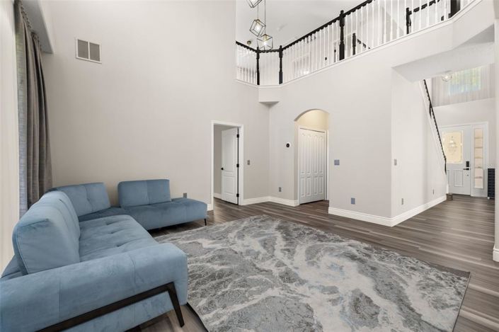 Image No.11-5 Bed House for sale