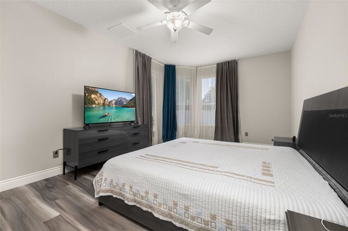 Image No.20-5 Bed House for sale