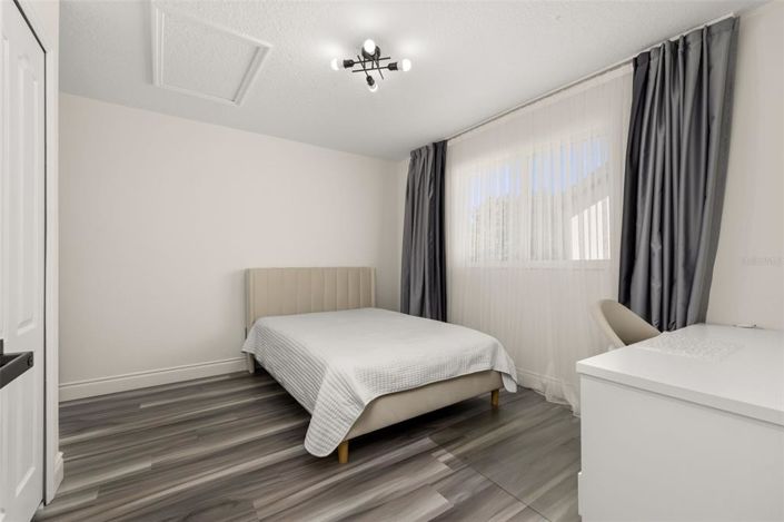 Image No.31-5 Bed House for sale