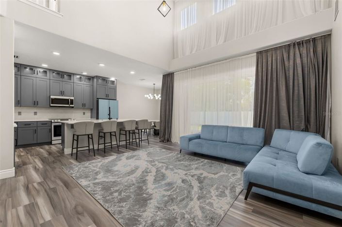 Image No.9-5 Bed House for sale