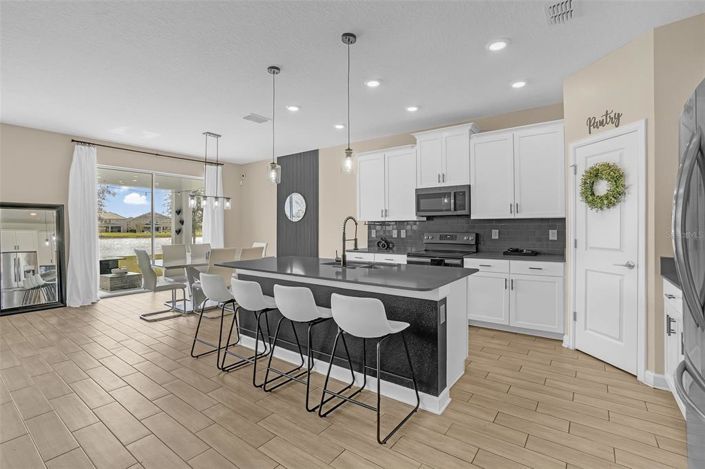 Image No.15-5 Bed House for sale