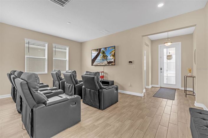 Image No.5-5 Bed House for sale