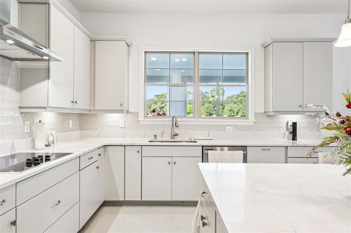 Image No.18-4 Bed House for sale