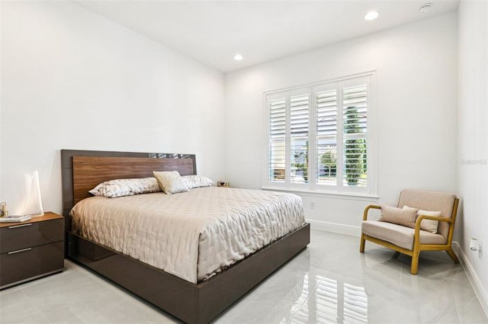 Image No.26-4 Bed House for sale