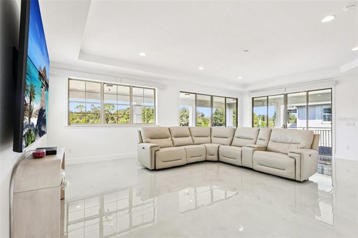 Image No.35-4 Bed House for sale