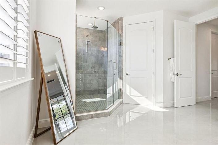 Image No.46-4 Bed House for sale