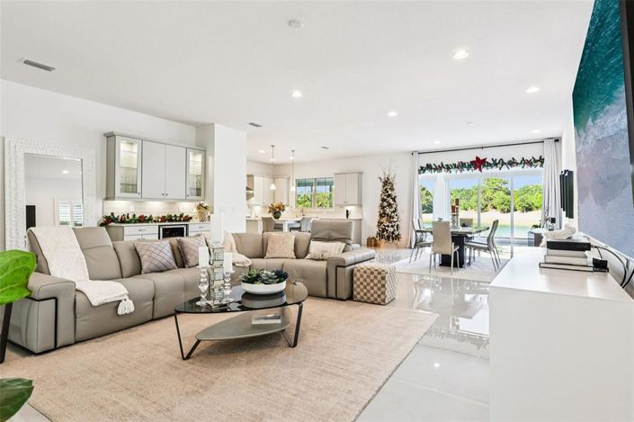 Image No.6-4 Bed House for sale