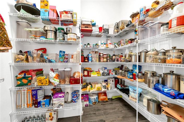 Image No.22-4 Bed House for sale