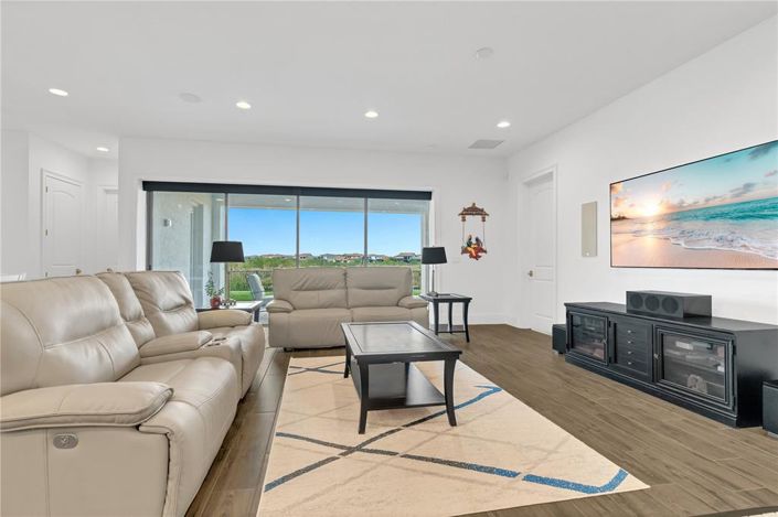 Image No.9-4 Bed House for sale