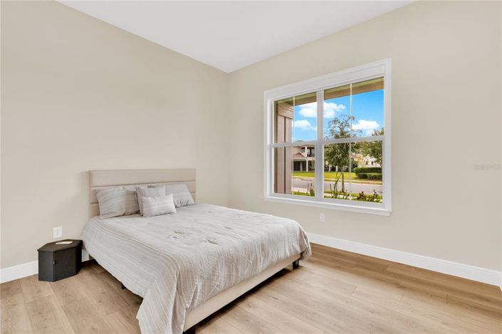 Image No.12-5 Bed House for sale