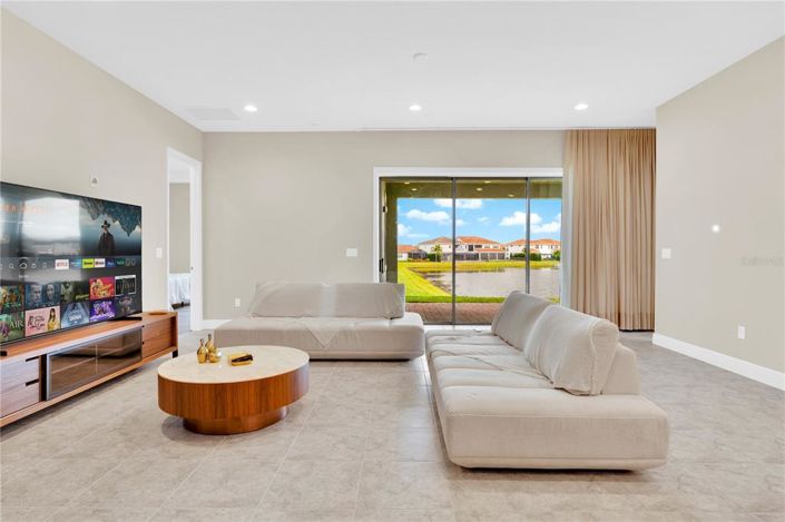 Image No.13-5 Bed House for sale