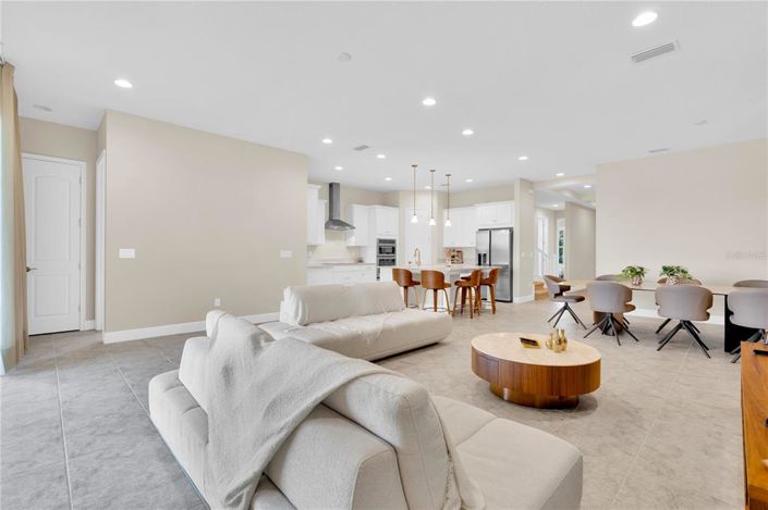 Image No.2-5 Bed House for sale