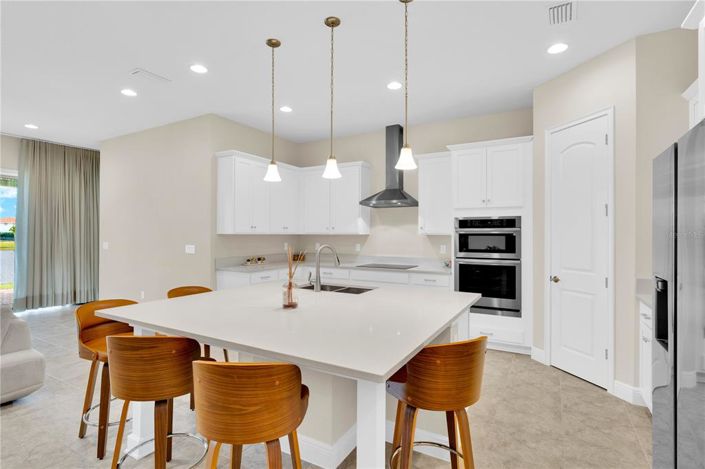 Image No.8-5 Bed House for sale