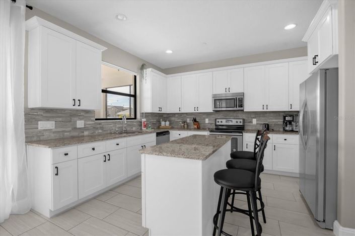 Image No.10-5 Bed House for sale