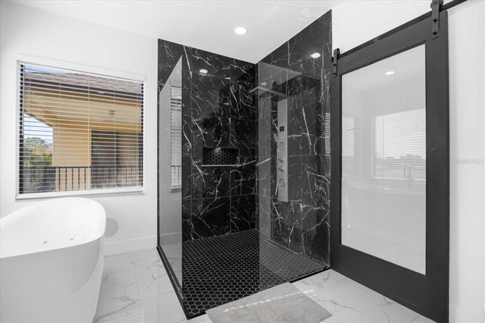 Image No.19-5 Bed House for sale