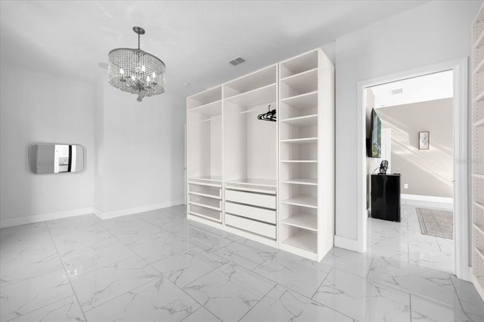 Image No.21-5 Bed House for sale