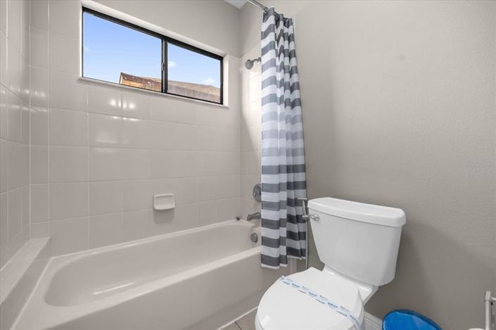 Image No.26-5 Bed House for sale