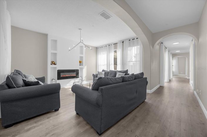 Image No.4-5 Bed House for sale