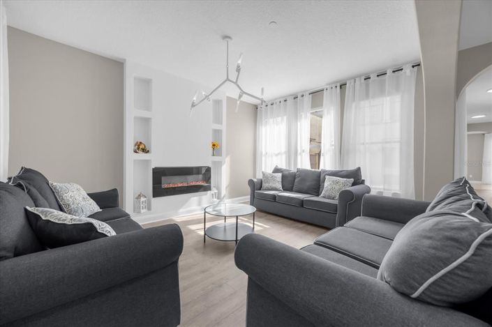 Image No.5-5 Bed House for sale