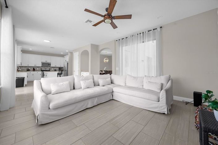 Image No.9-5 Bed House for sale