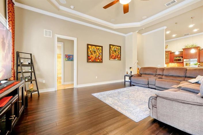 Image No.19-5 Bed House for sale
