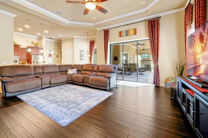 Image No.21-5 Bed House for sale