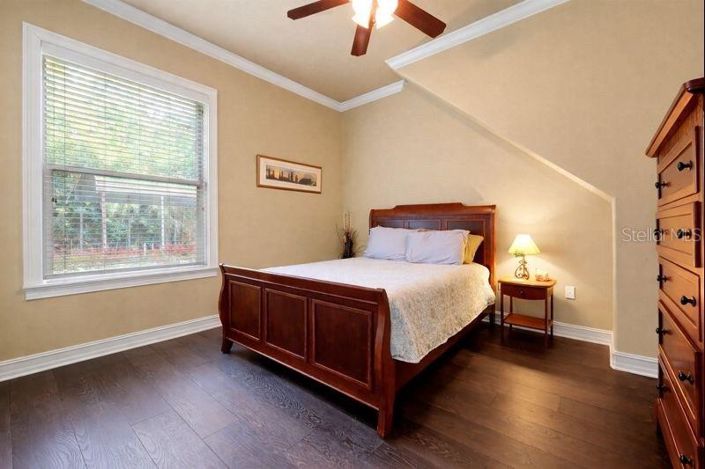 Image No.24-5 Bed House for sale
