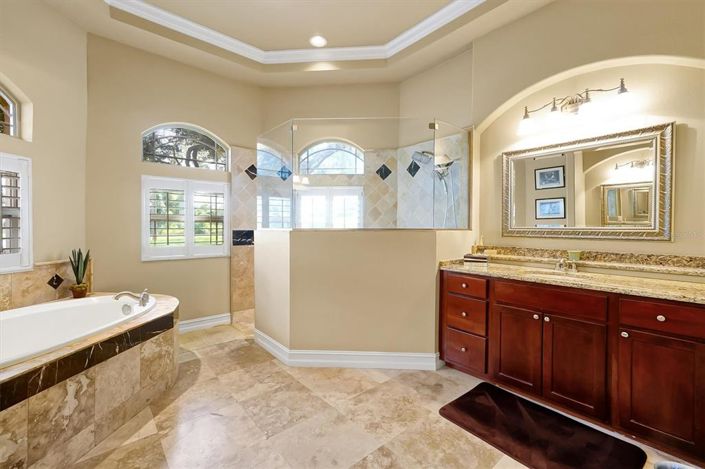 Image No.26-5 Bed House for sale