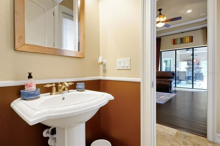 Image No.30-5 Bed House for sale