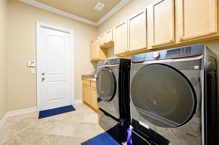 Image No.36-5 Bed House for sale