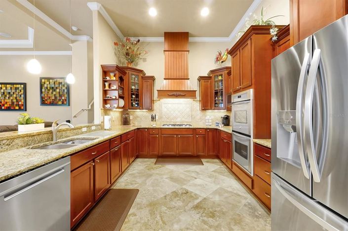 Image No.9-5 Bed House for sale