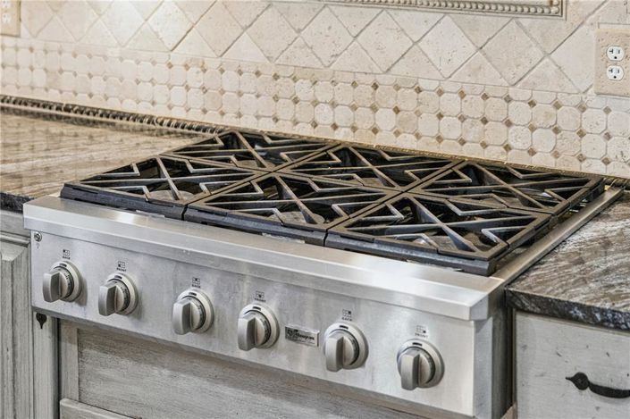 Image No.12-5 Bed House for sale