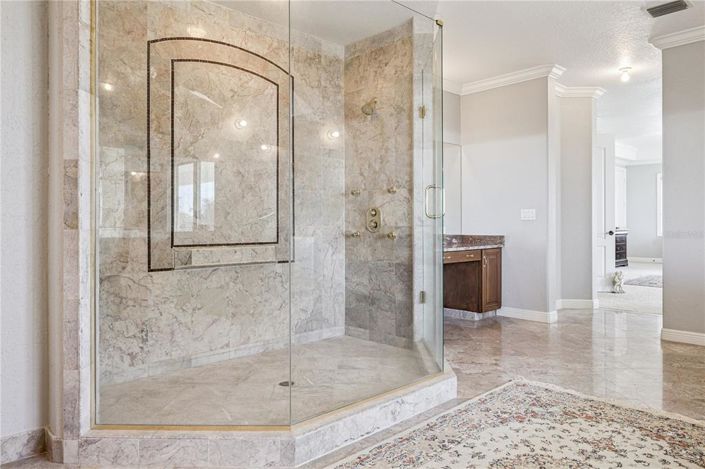 Image No.23-5 Bed House for sale