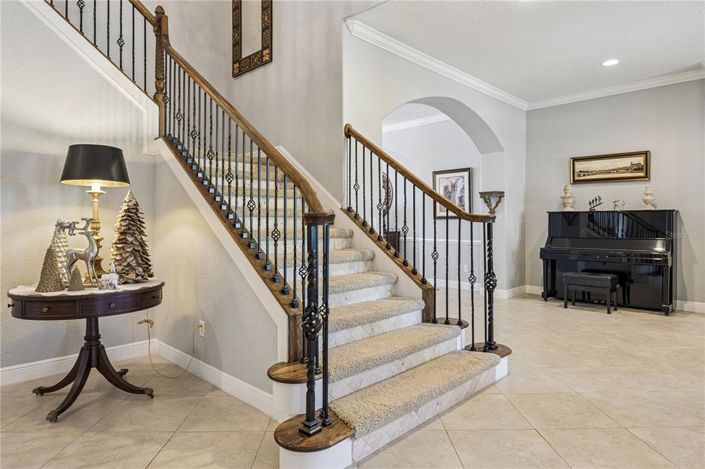 Image No.3-5 Bed House for sale