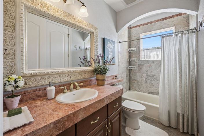 Image No.30-5 Bed House for sale