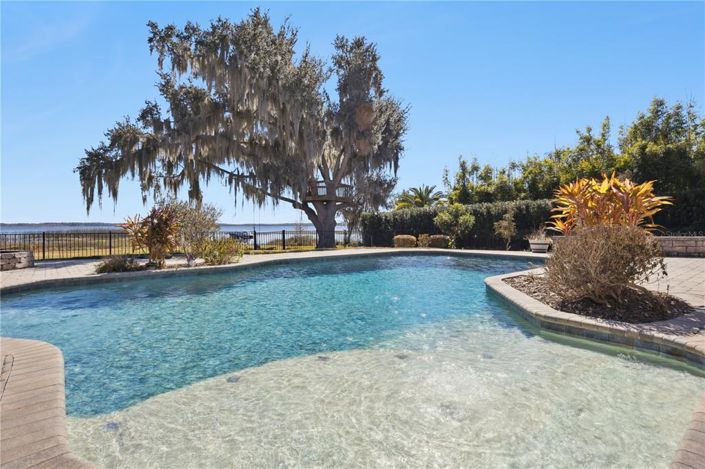 Image No.45-5 Bed House for sale