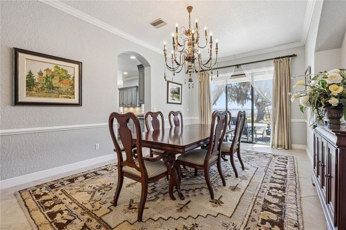 Image No.6-5 Bed House for sale