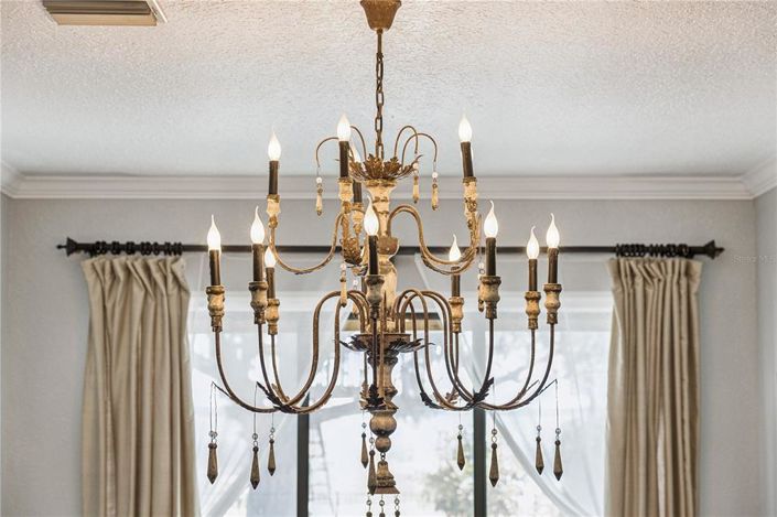 Image No.7-5 Bed House for sale