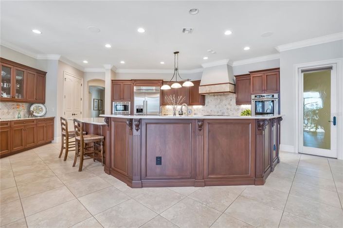 Image No.18-4 Bed House for sale