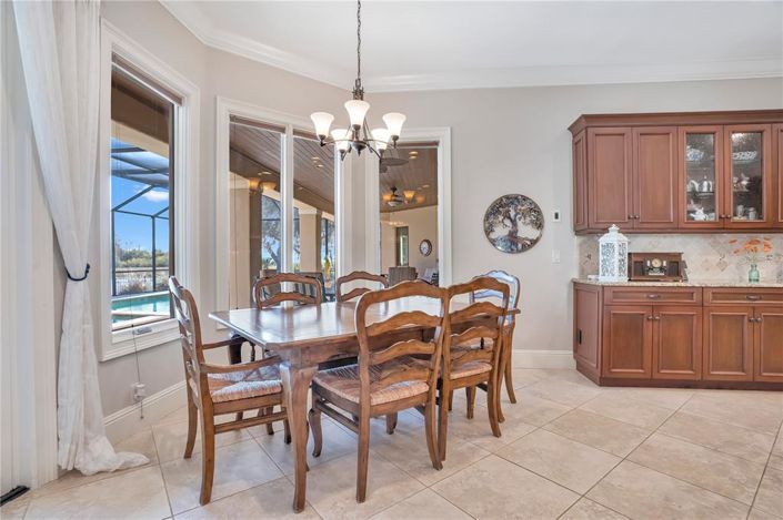 Image No.25-4 Bed House for sale