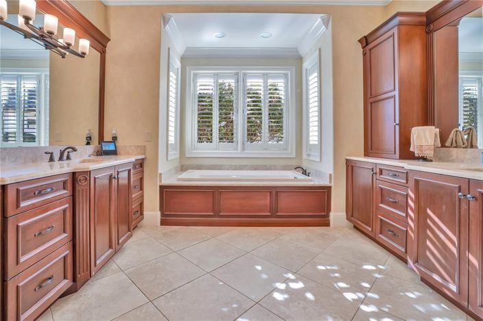 Image No.37-4 Bed House for sale