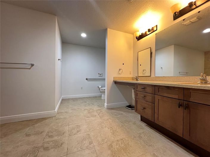 Image No.14-3 Bed House for sale