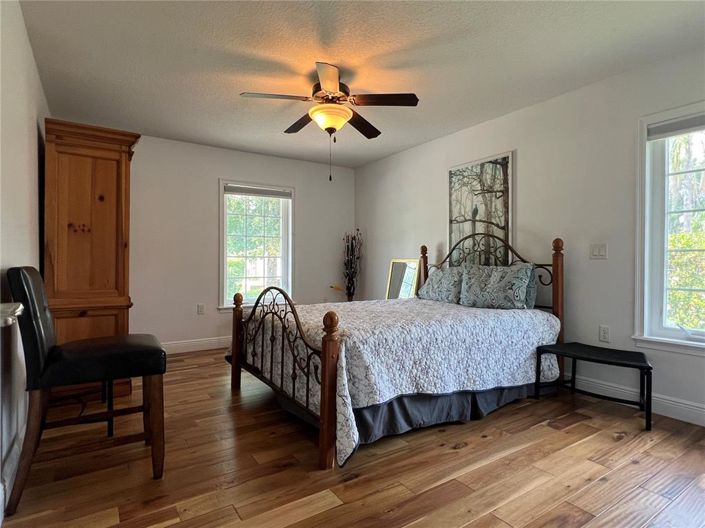 Image No.18-3 Bed House for sale